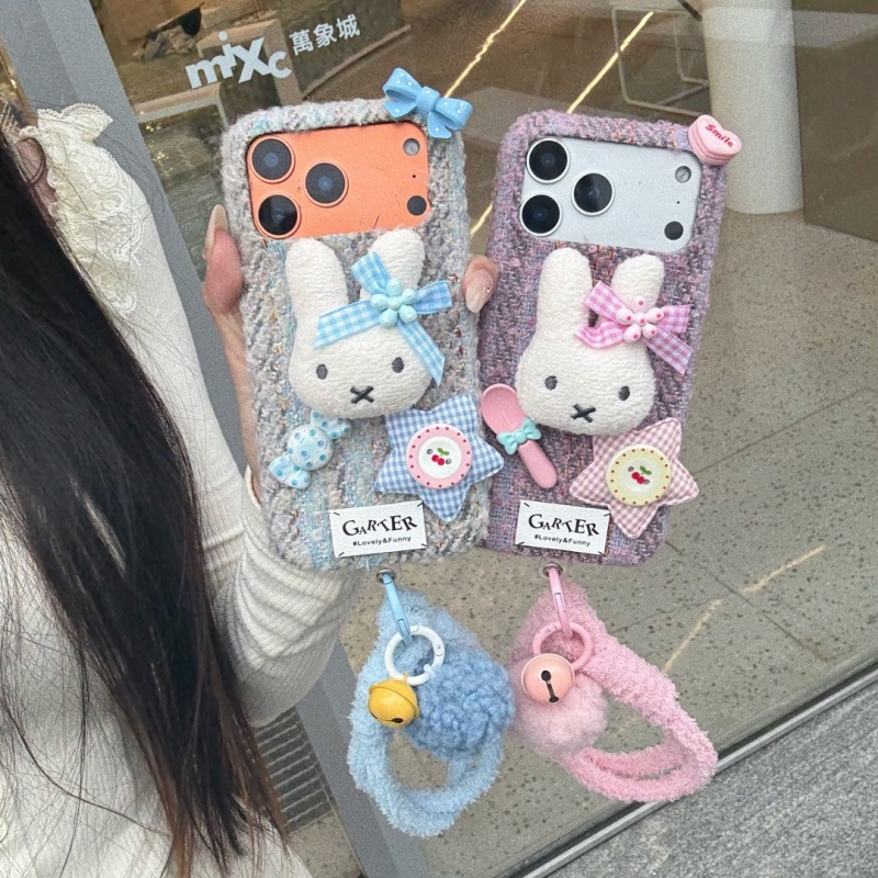 Cute Cartoon Wrist Strap Silicone Case - ﻿ Modische, süße Cartoon-Flauschpuppe Miffy Handyhülle